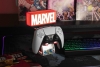Cable Guys Marvel Light Up Ikon Telefon Ve Joystick Şarj Standı